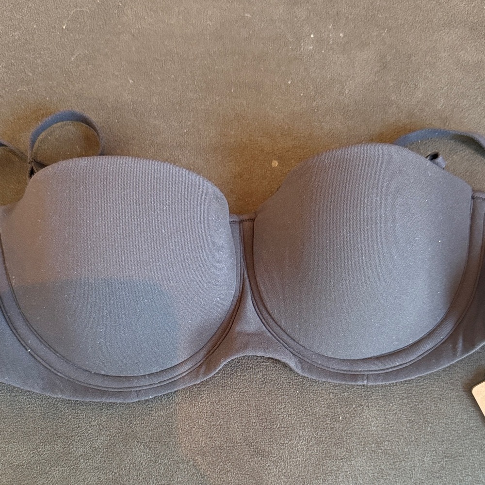 NAT Skims fits everybody strapless Onyx Bra 30A